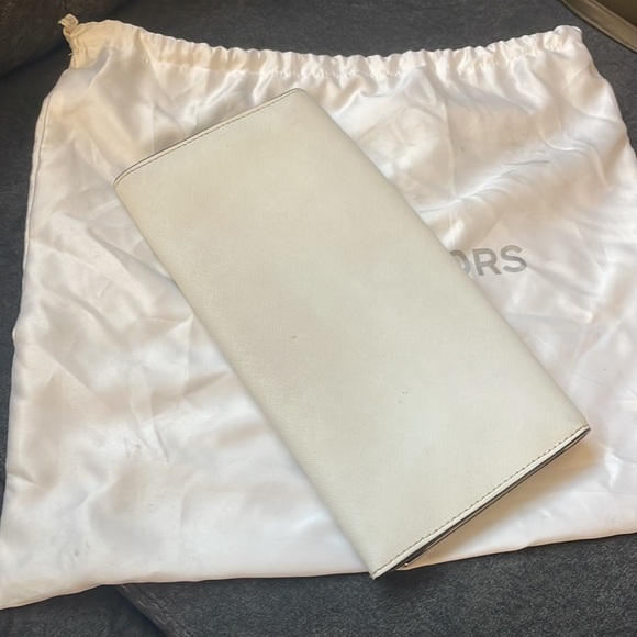 Michael Michael Kors Tilda White Leather Clutch - Picture 2 of 5